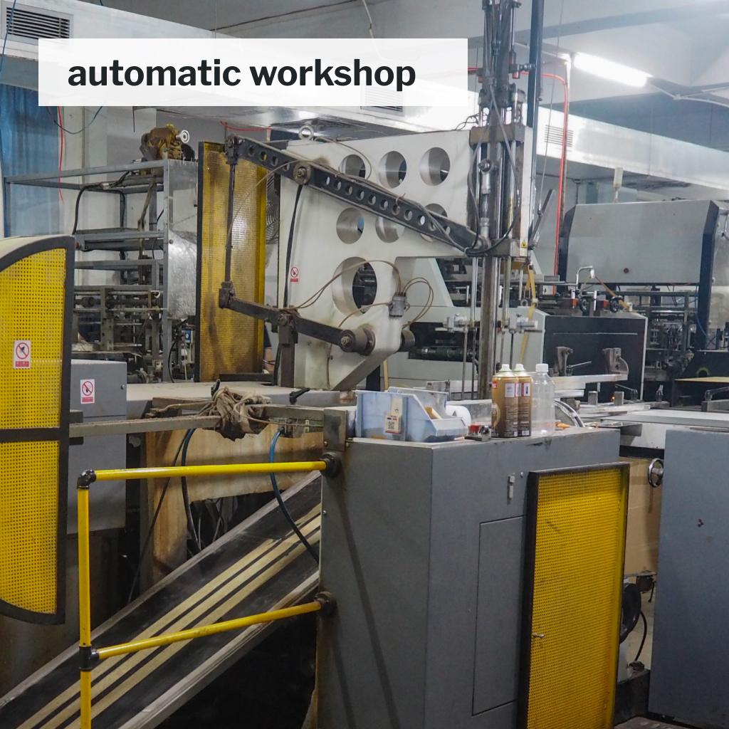 International customers visiting Baoyuan Printing and Packaging factory.