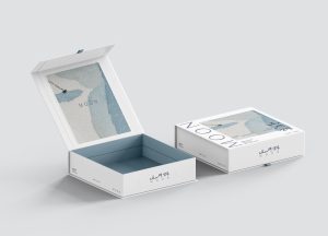 Custom clamshell box