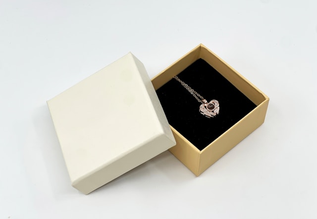 Jewellery Packaging UK: Premium Box Solutions for British Jewellery Brands