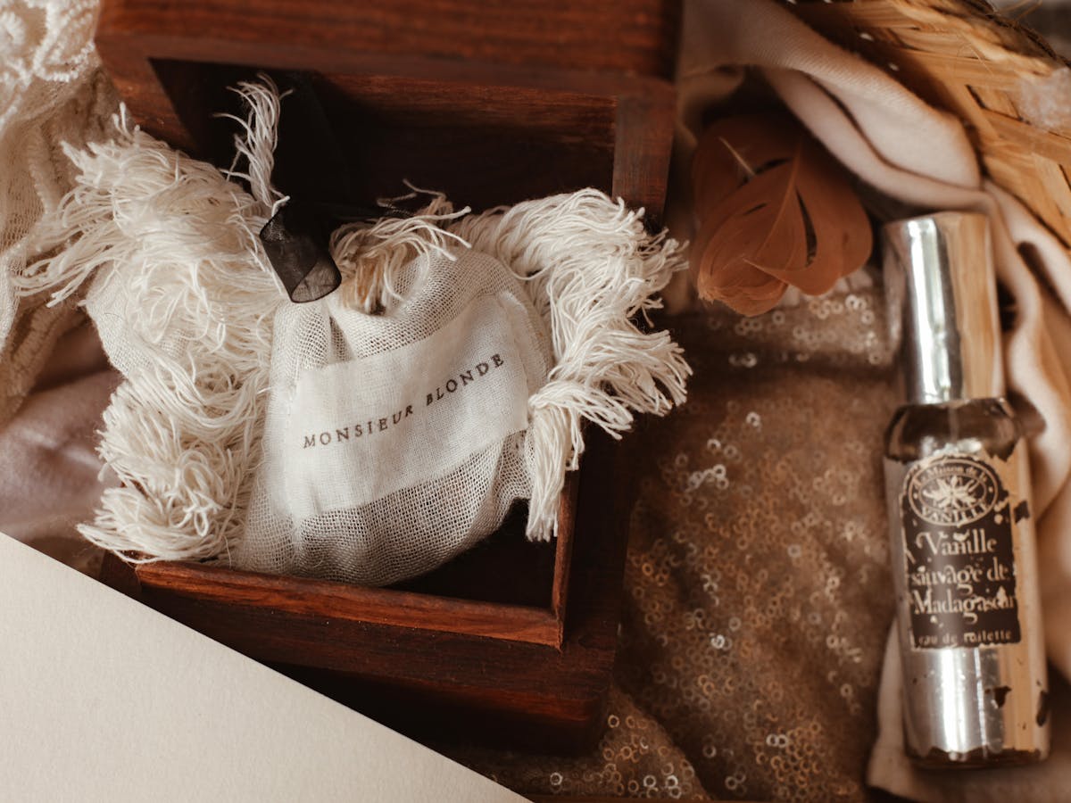 Custom perfume boxes wholesale luxury packaging